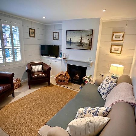 Stylish 3Br Cowes Cottage Close To The Waterfront Экстерьер фото