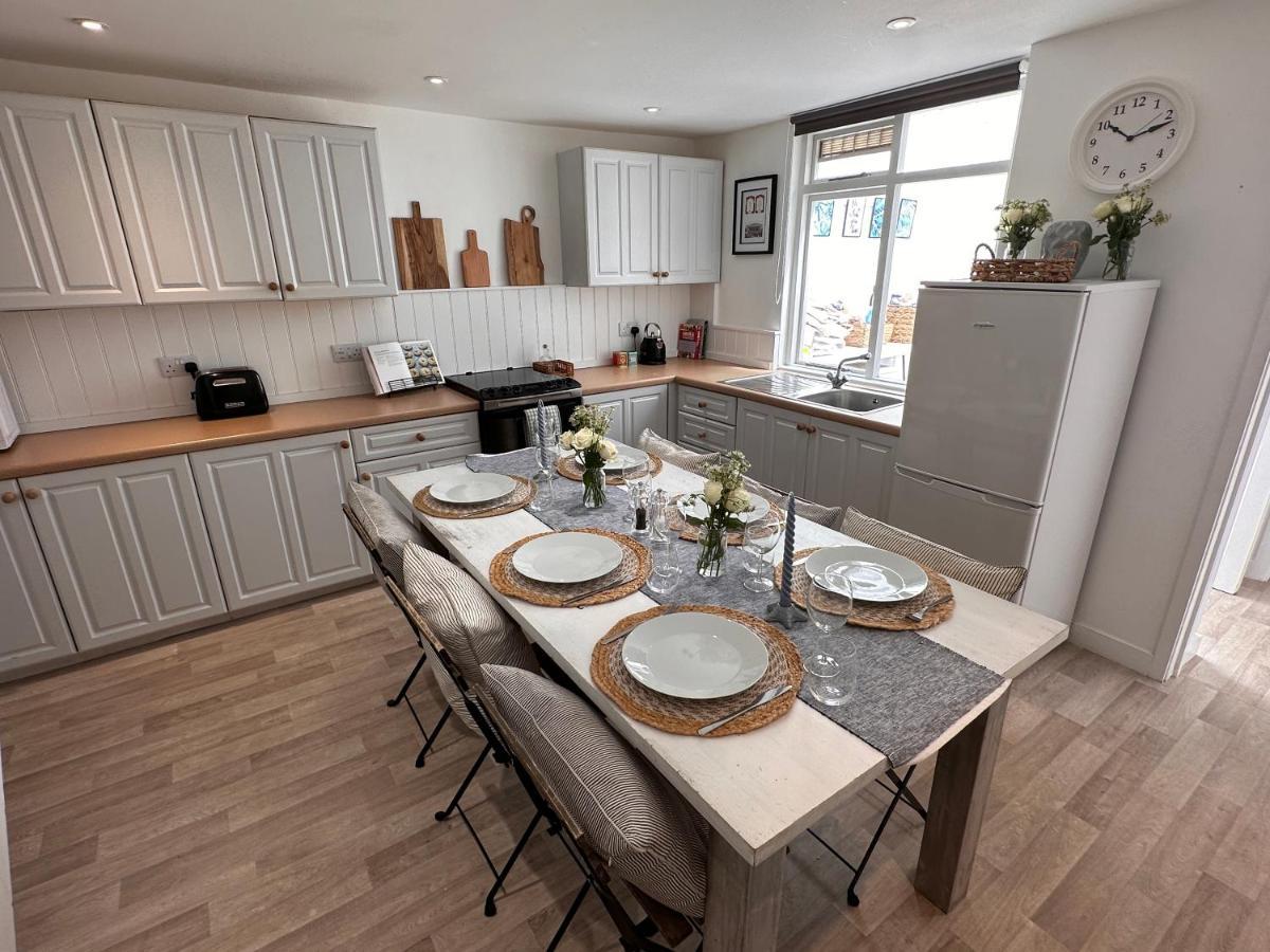 Stylish 3Br Cowes Cottage Close To The Waterfront Экстерьер фото