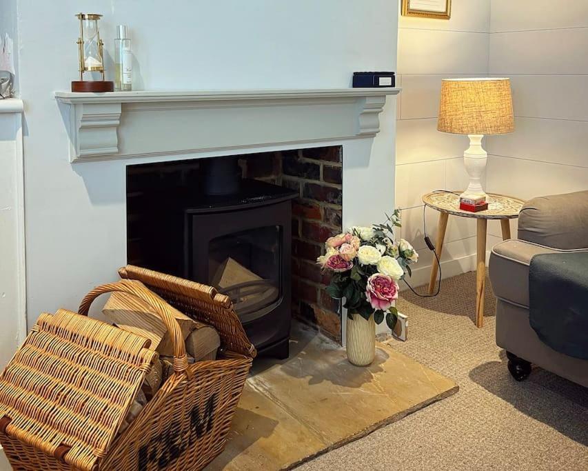 Stylish 3Br Cowes Cottage Close To The Waterfront Экстерьер фото